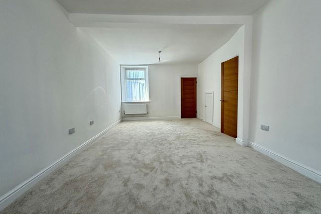 30 Evelyn Street, Abertillery photo 3