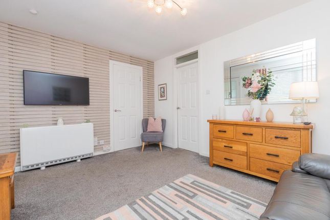 15 Tillet Oval, Paisley, PA3 2DH, Paisley photo 5