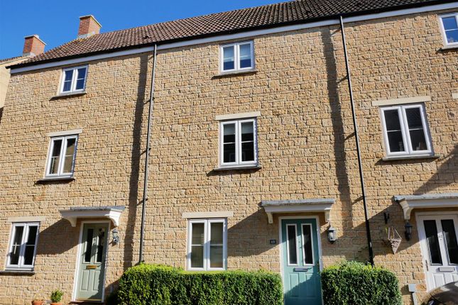 Terraced house for sale in Linnet Road, Calne