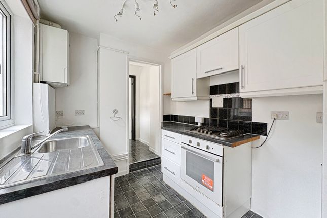 Flat 1, 52, Birchett Road, Hampshire photo 3