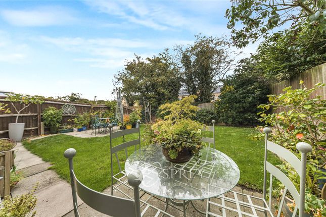 27, St. Christophers Drive, Northamptonshire, PE8 photo 2