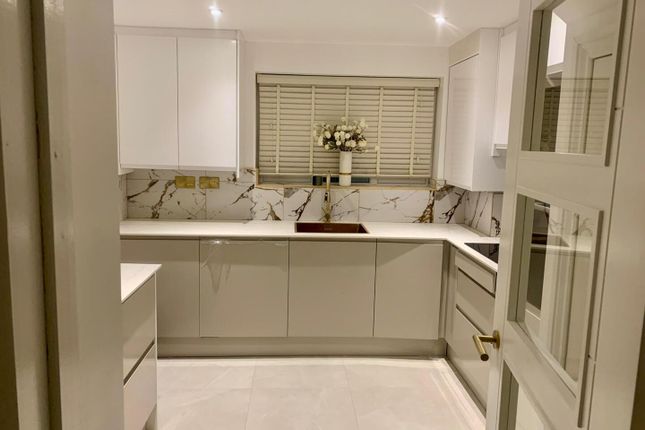 Room 1, 18, The Turnstones, Watford photo 4