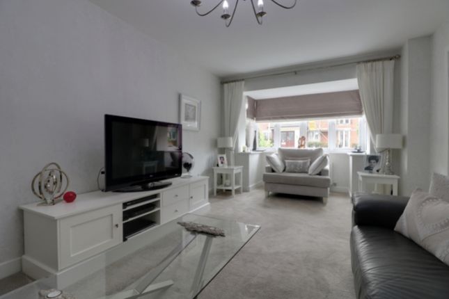 1, Park View Court, Cleckheaton photo 4