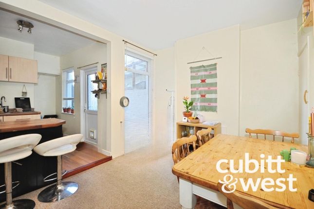 6, Reginald Road, Southsea photo 3