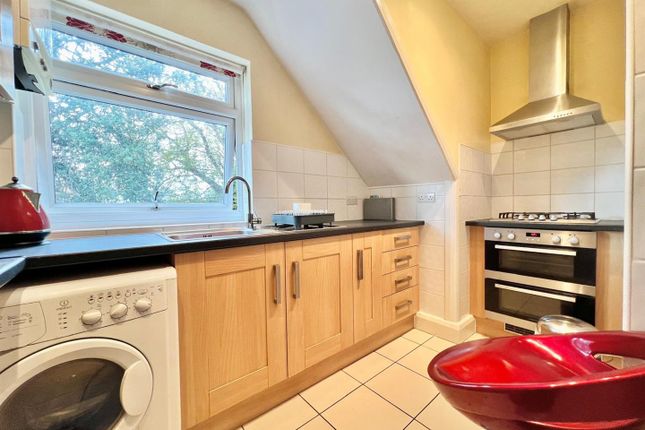 22 Heath Court, Park Road, Uxbridge photo 4