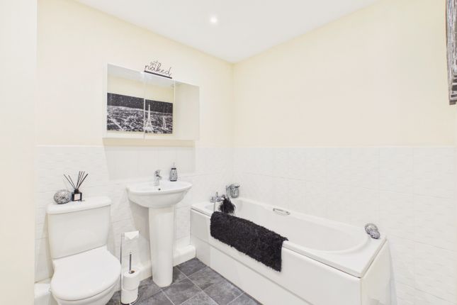 28 Gilderidge Park, Kingswood, East Riding of Yorkshire photo 4