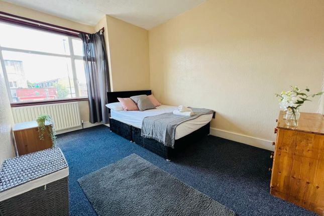 Room to rent in London Road, Isleworth TW7