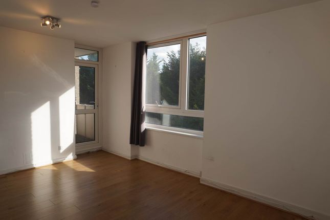 1a Mountpark Road, Greenlaw Court, London photo 3