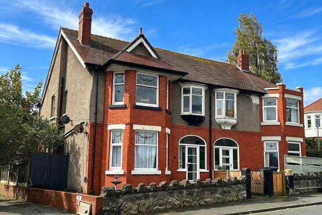 1-bed flat on Rhos Road, Colwyn Bay, £124,950