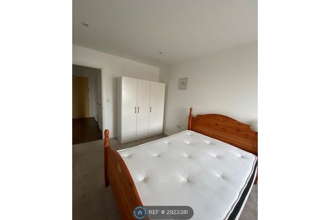 Stoke Road, Slough photo 5