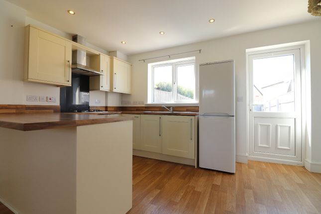 6, Lawrence Close, Huntingdon photo 3