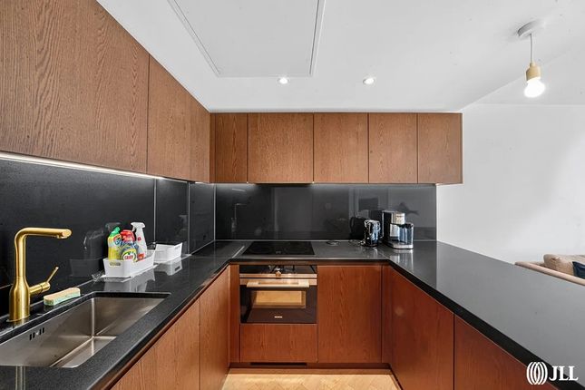 Apartment 6109, 10, Marsh Wall, London photo 3