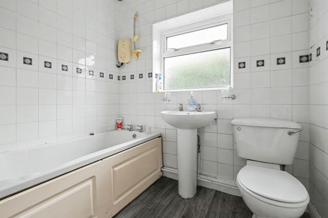 7, Gorse Avenue, West Sussex photo 4