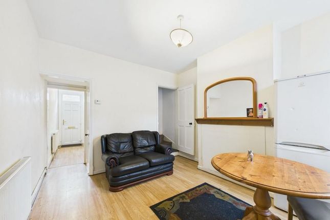45 Vernon Road, Leicester photo 2
