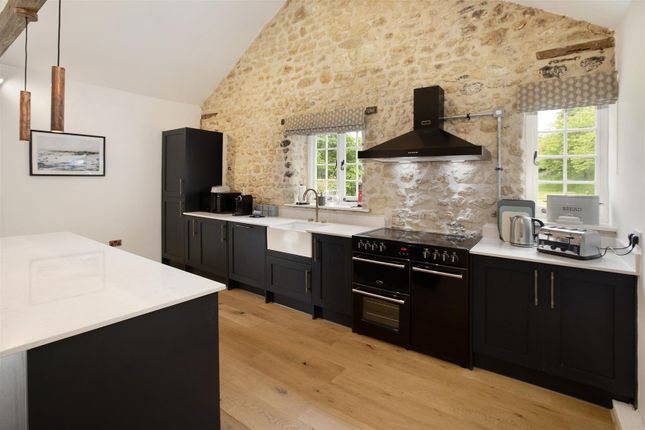 Coachhouse Kitchen 569.Jpg