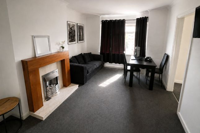 119, Bridge Road, Greater London photo 2