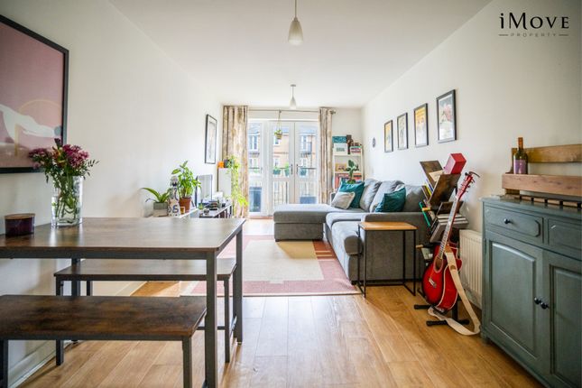 Flat for sale in Radcliffe House, Worcester Close, London