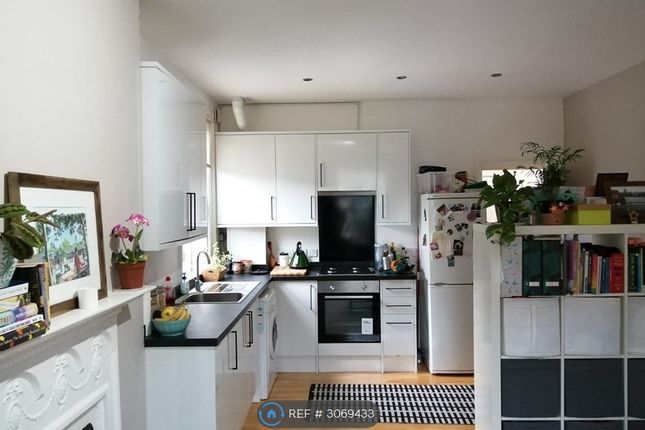 B, Trinity Rise, London photo 4