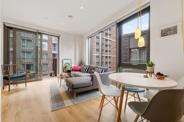 Flat 72, Chancery Building Sw11 7As-8.Jpg