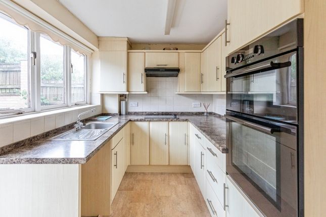 31, Severn Way, Kettering photo 4