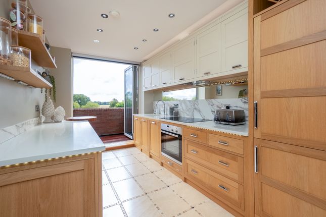 32 Lucys Mill, Mill Lane, Stratford-Upon-Avon photo 4