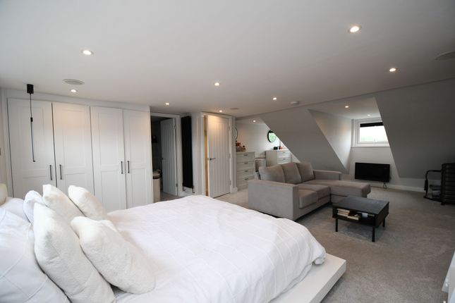 23 Wilton Road, Salford photo 4