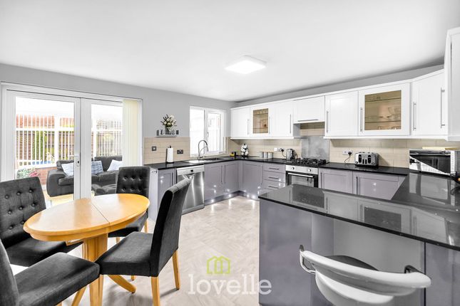 31 Garrick Lane, Grimsby photo 3