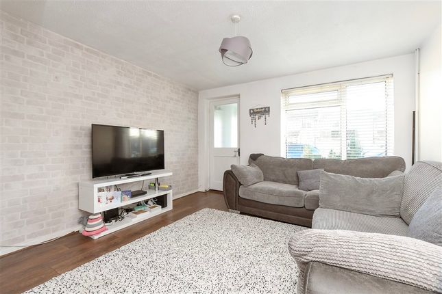 Tanyard Way, Horley photo 4