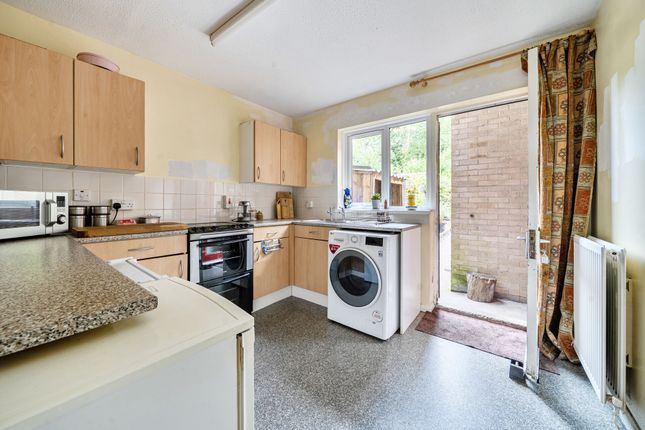 2, Heathfield Close, Taunton photo 3