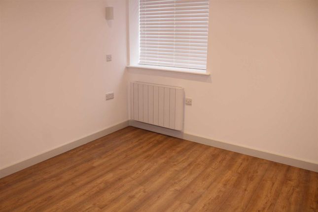 Flat to rent in Trinity Road, Dudley