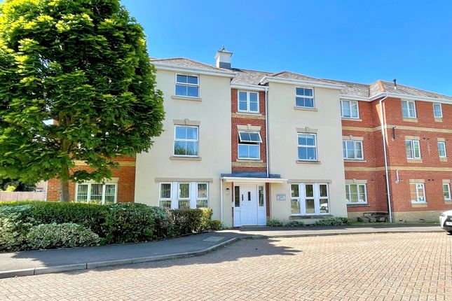 2 bed flat for sale in Kingswood Close, Whiteley, Fareham PO15