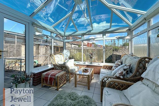 4 Kennedy Drive, Bridgend photo 4
