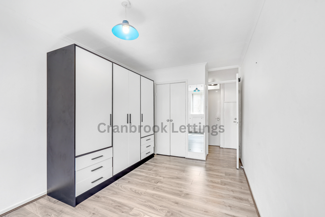 Haldon Close, CHIGWELL photo 3
