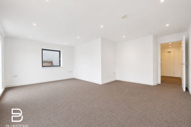 Copy Flat 8 Gibbs Brook House, 23, Clarendon Road, Redhill photo 3