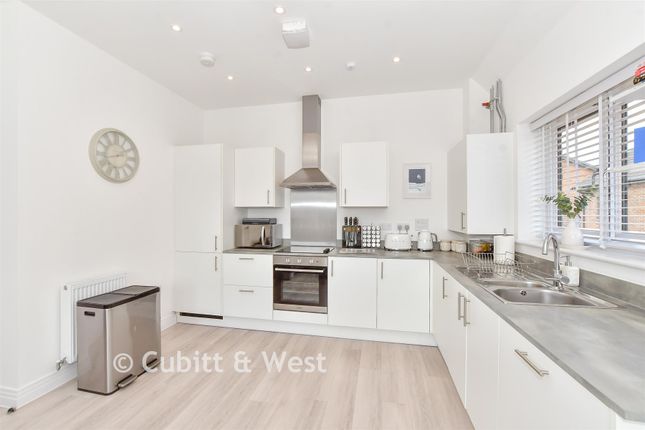1-bed flat on 4, Egret Court End, Chichester, £208,000