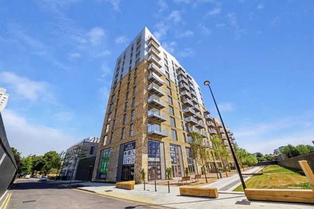 Thumbnail Flat to rent in 31 Waterline Way, London