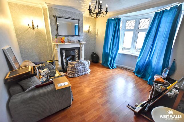 29, Eastleigh Drive, Milford Haven photo 3