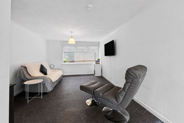 26, Kirkhill, Kilwinning photo 4
