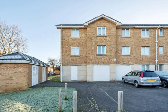 Flat for sale in Lloyd Close, Cheltenham, Gloucestershire