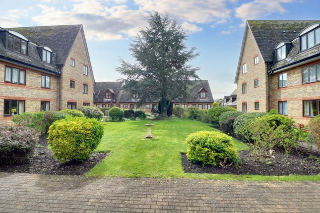 Flat for sale in Ash Grove, Burwell