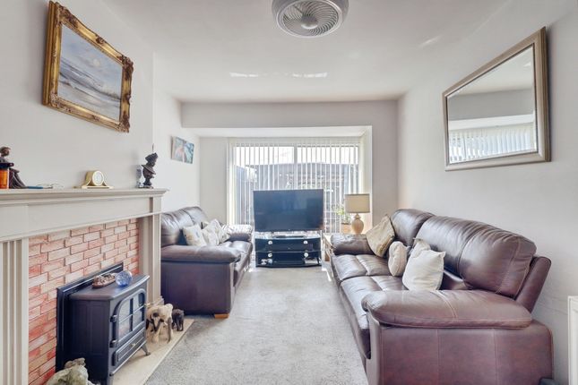 147, Clifton Avenue, Benfleet photo 4