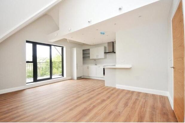 Penthouse to rent in Sleeper Meadows Apartments, South Croydon