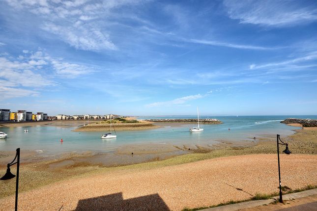 2-bed flat on 12, Anguilla Close, Eastbourne, £230,000