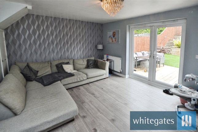 207, Throstle Road, West Yorkshire photo 2