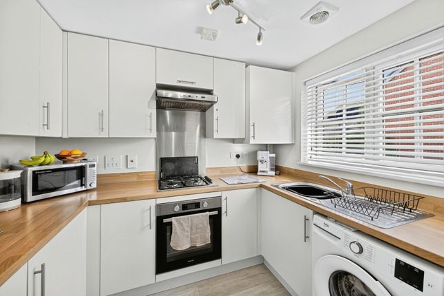 4, Waterfurrows Way, Northampton photo 3