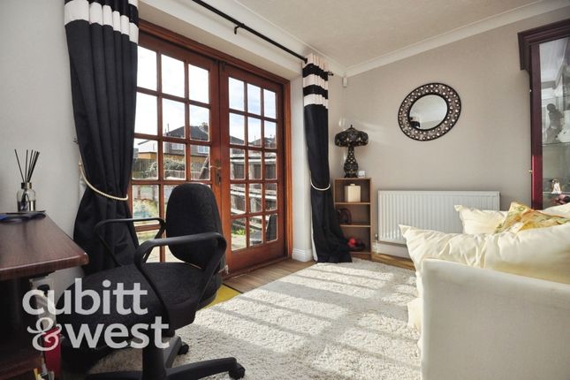 32, Vita Road, Portsmouth photo 4