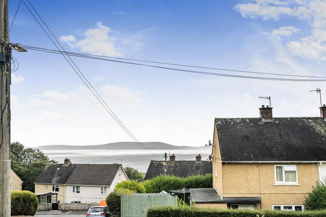 27, Glascoed, Llanelli photo 2