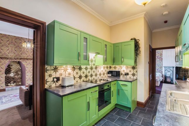 Flat 5, 4, St. Georges Square, Lancashire photo 2
