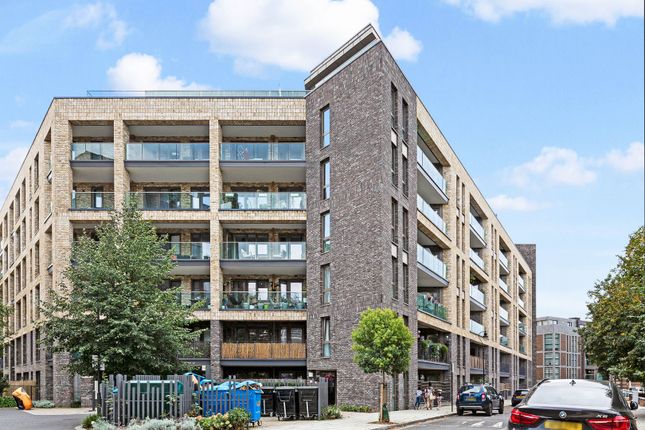 Flat for sale in The Grange, London