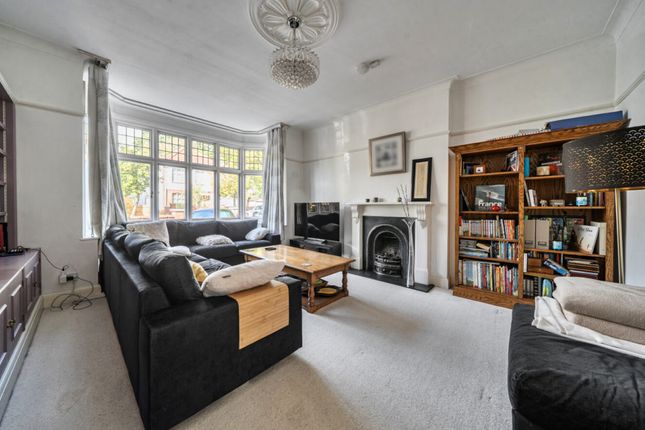 20, Elm Crescent, Ealing photo 2